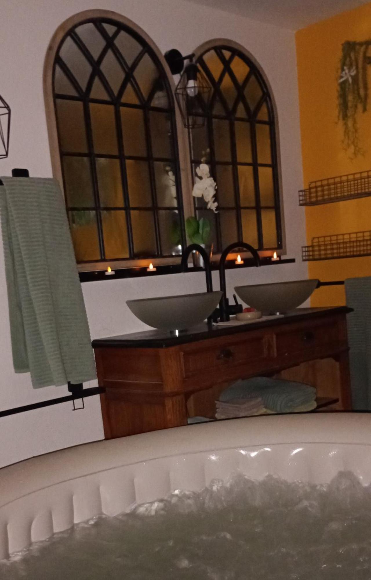 Le Clos Fleuri Ségrie Kültér fotó